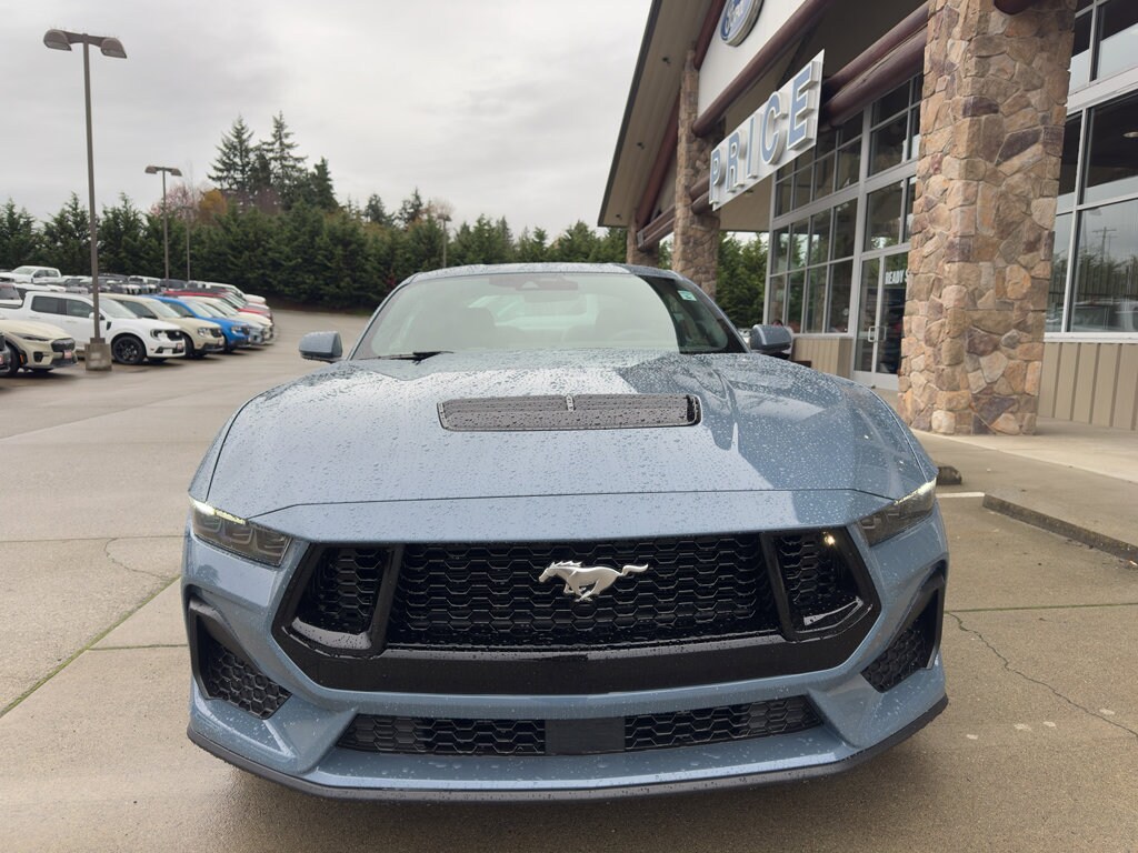 2025 Ford Mustang GT Premium photo 2