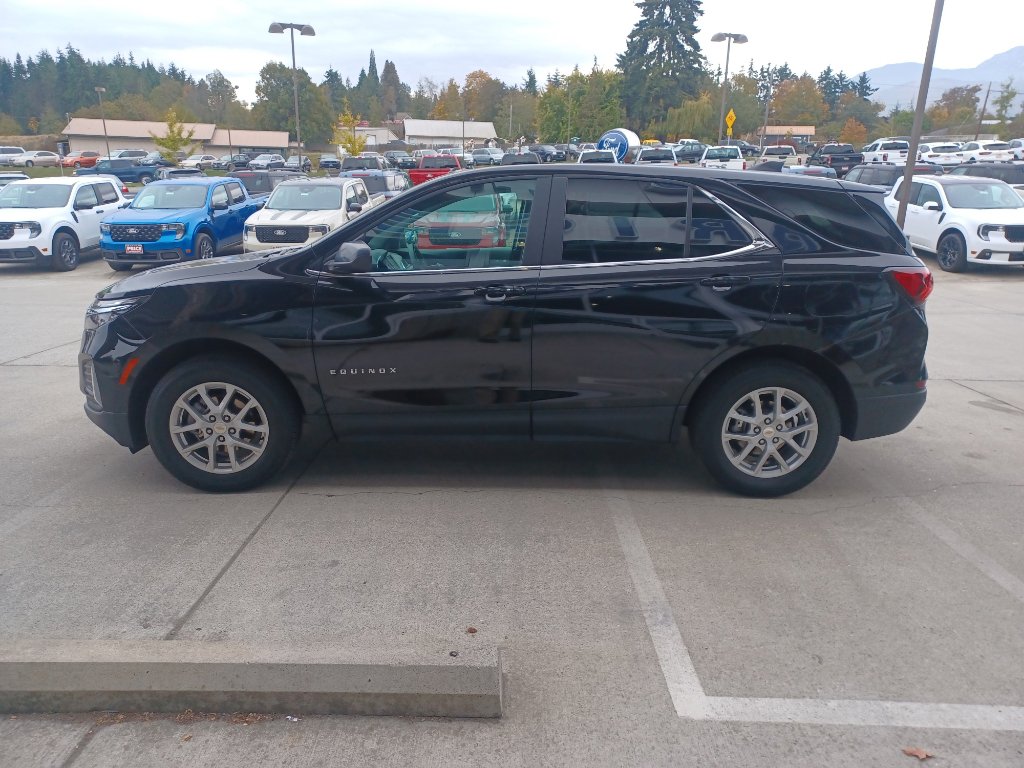 2023 Chevrolet Equinox LT photo 3