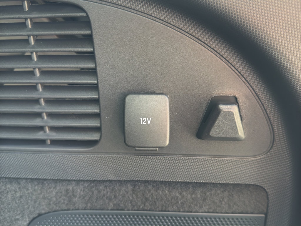 2025 Ford Mustang Mach-E Premium photo 4