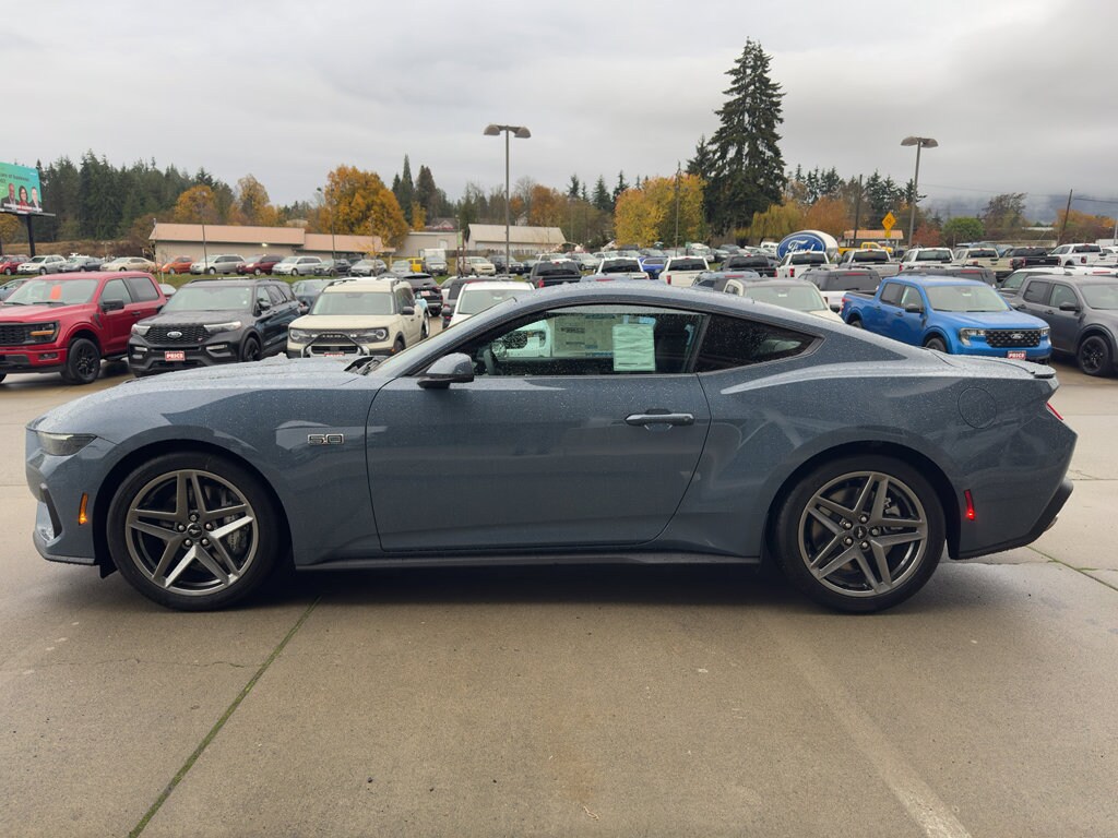 2025 Ford Mustang GT Premium photo 4