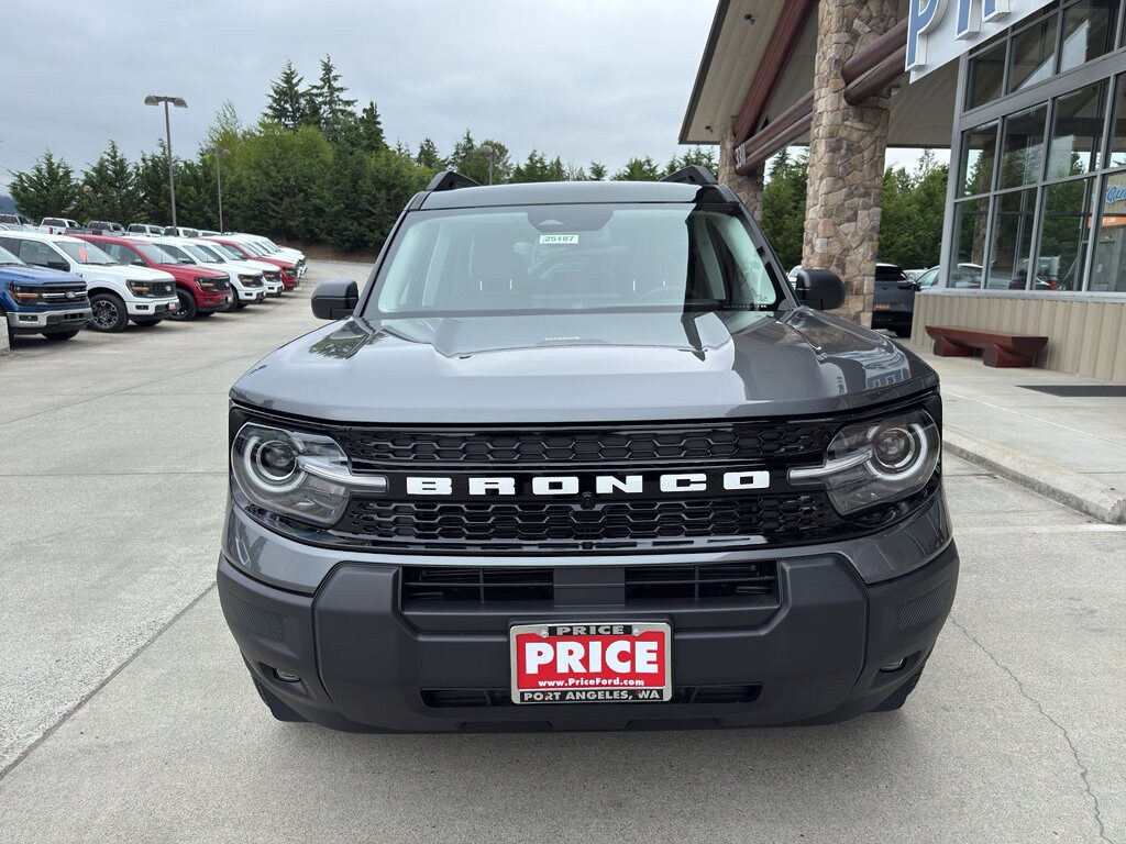 2025 Ford Bronco Sport Outer Banks photo 2