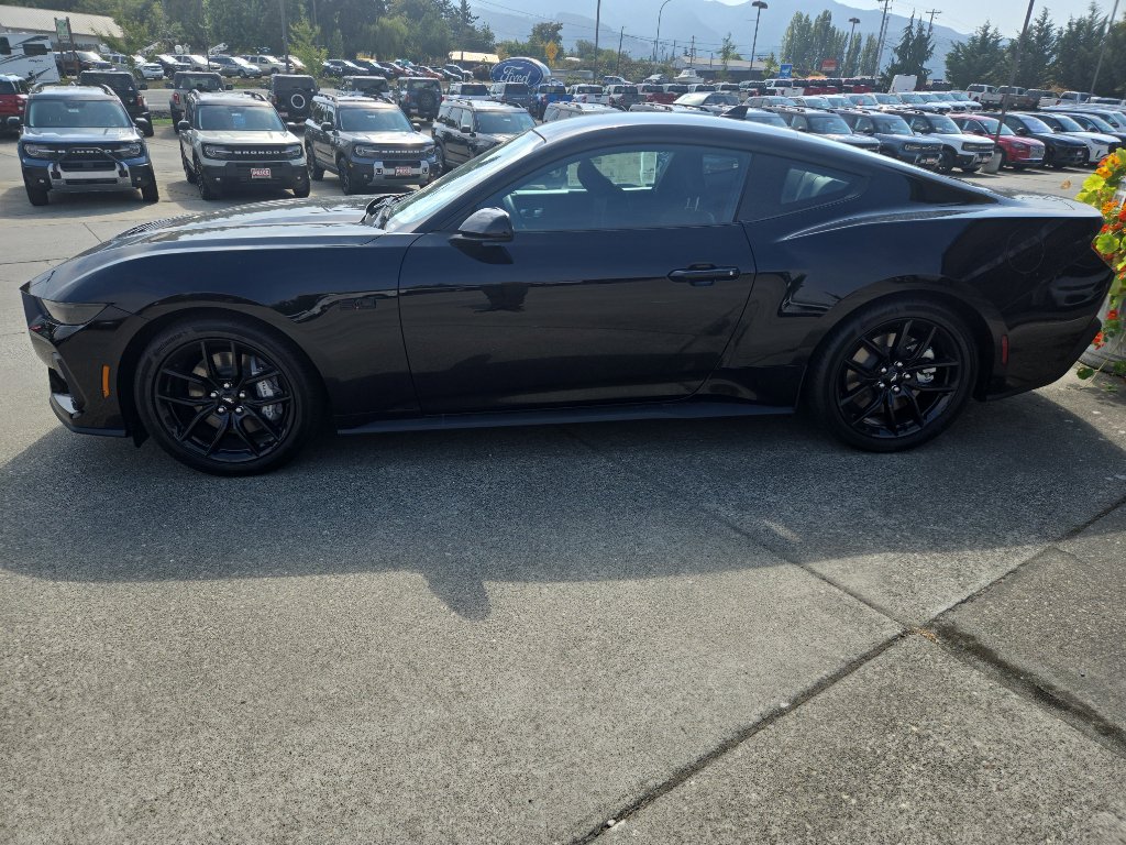 2025 Ford Mustang GT photo 4