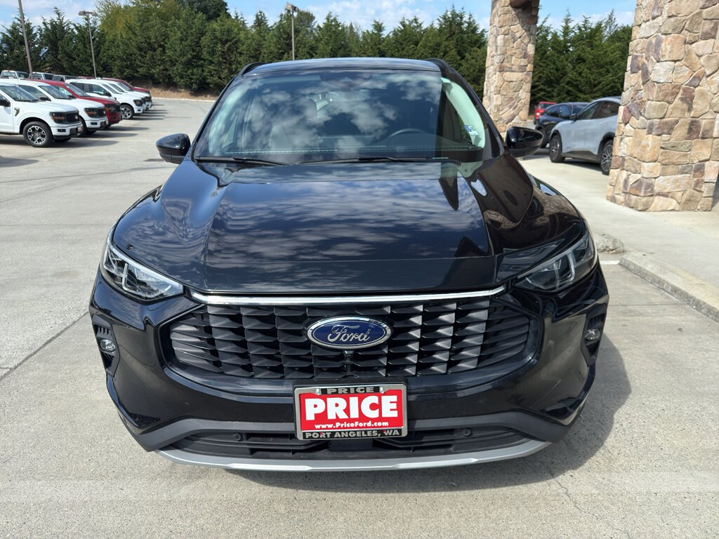 2024 Ford Escape Platinum photo 2