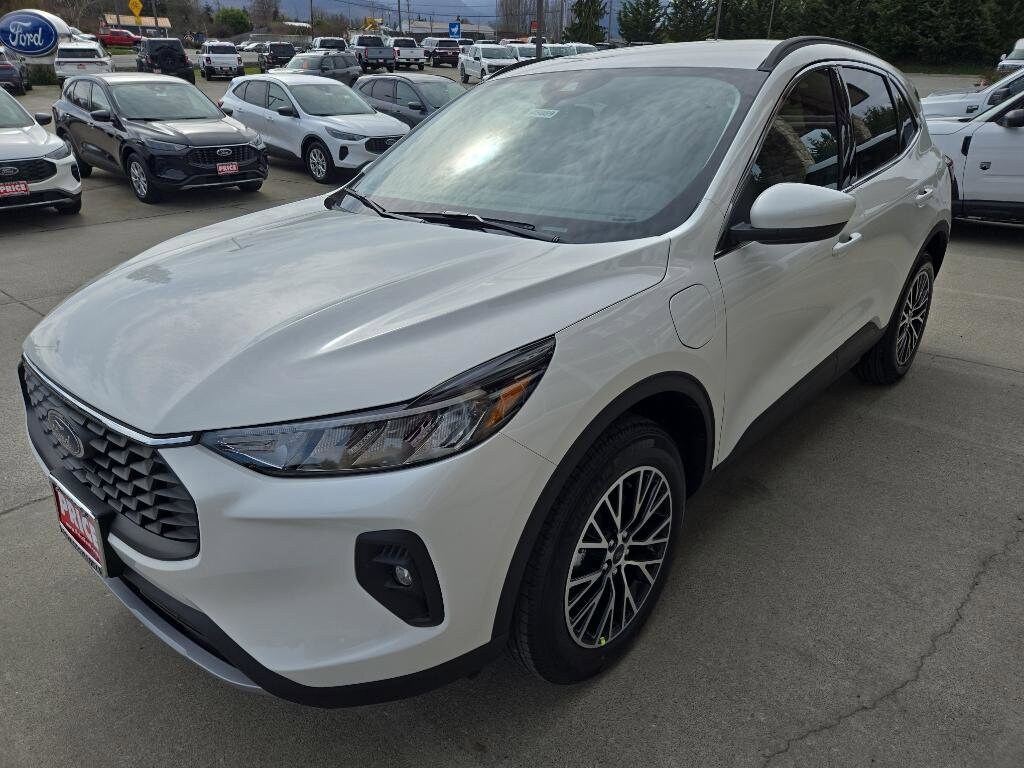 2025 Ford Escape Plug-In Hybrid photo 2