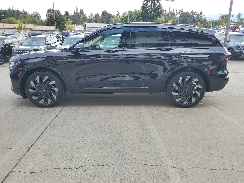 2025 Lincoln Nautilus Reserve photo 4