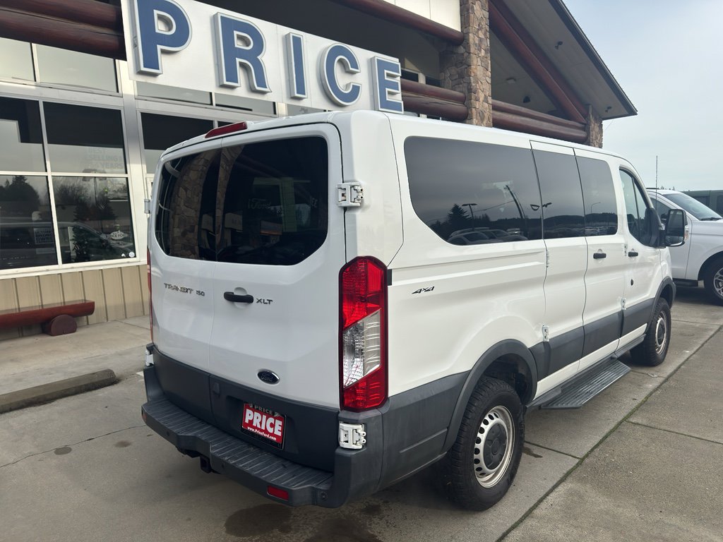 2017 Ford Transit Wagon XLT - Photo 10