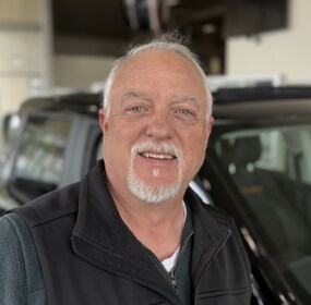 Staff member Robert Palmer from ID_d8e416