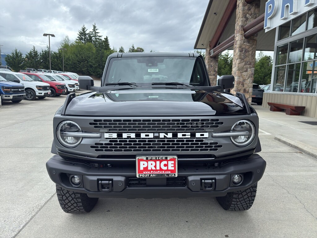 2025 Ford Bronco Badlands photo 2