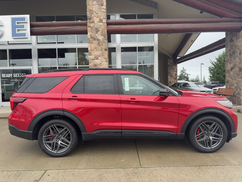 2025 Ford Explorer ST photo 2