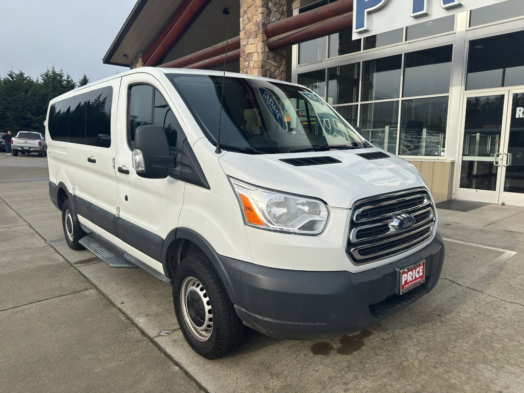 2017 Ford Transit Wagon XLT - Photo 36