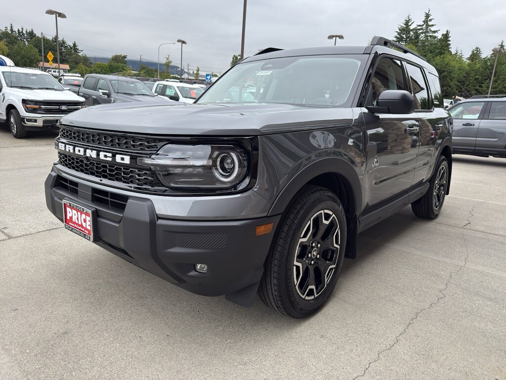 2025 Ford Bronco Sport Outer Banks photo 3
