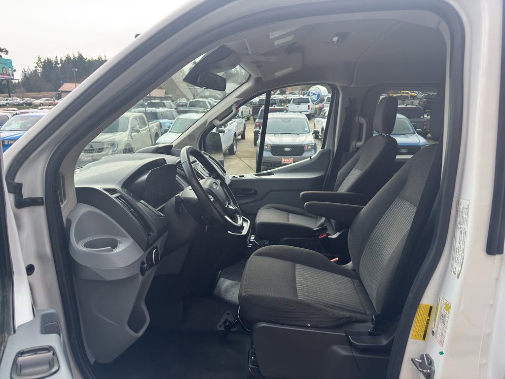 2017 Ford Transit Wagon XLT - Photo 14