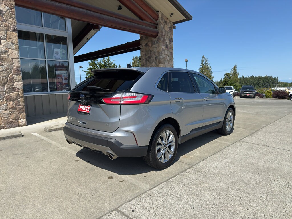 2024 Ford Edge Titanium photo 4