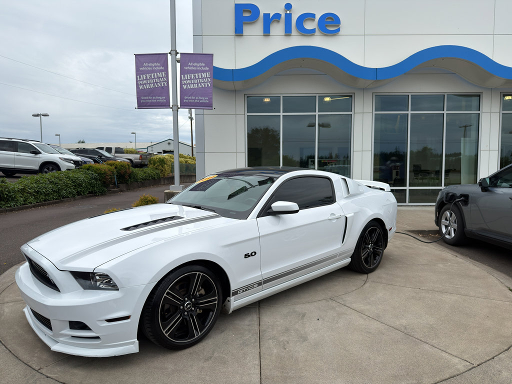 2014 Ford Mustang GT Premium's photo