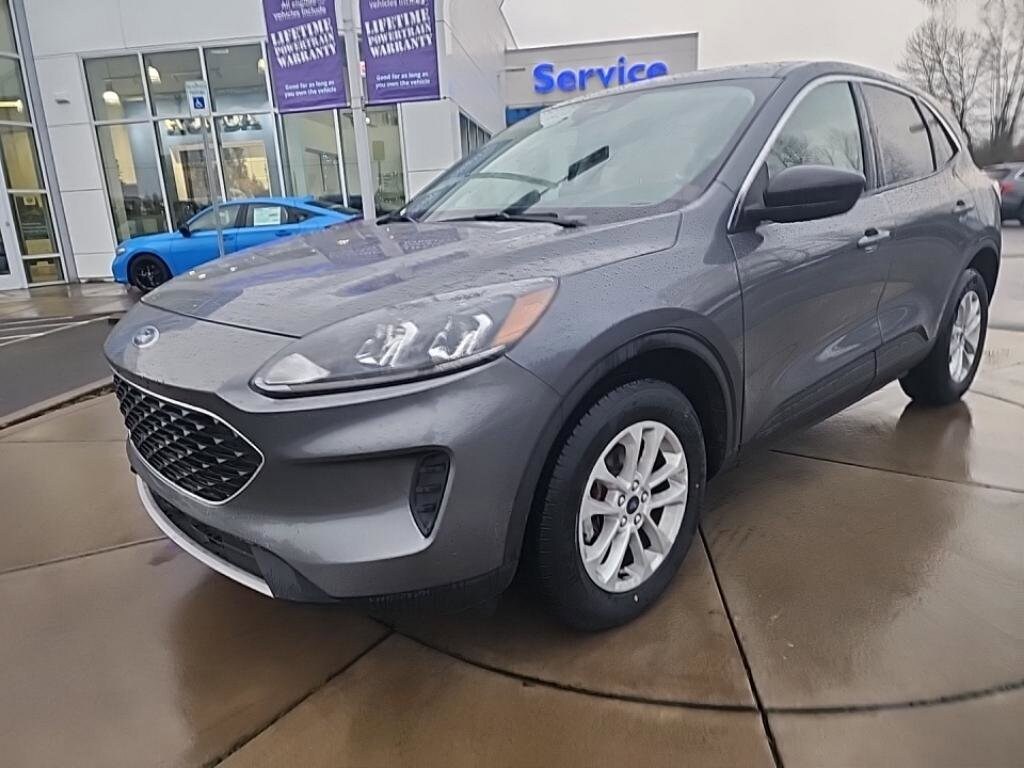 2022 Ford Escape SE photo 2