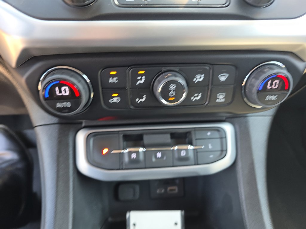 2023 GMC Acadia SLT - Photo 21