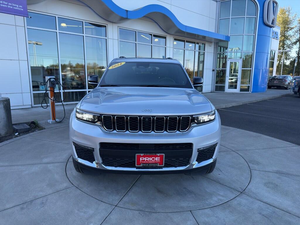 2024 Jeep Grand Cherokee Limited photo 2