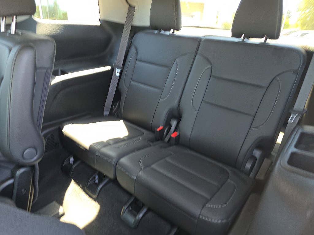 2023 GMC Acadia SLT - Photo 14