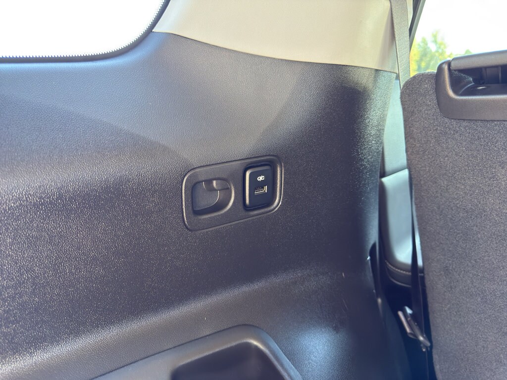 2023 GMC Acadia SLT - Photo 29