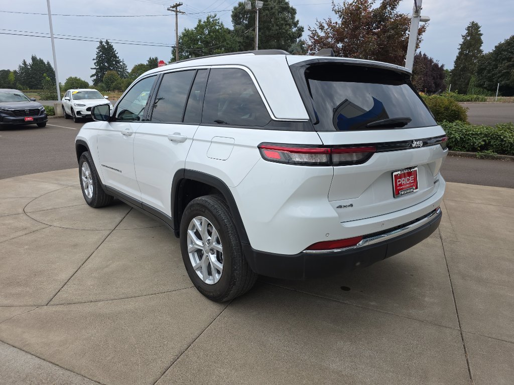 2023 Jeep Grand Cherokee Limited photo 2