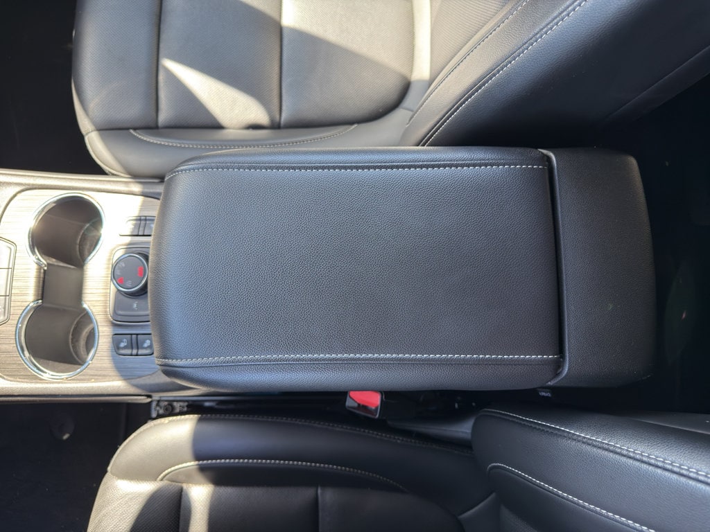 2023 GMC Acadia SLT - Photo 23