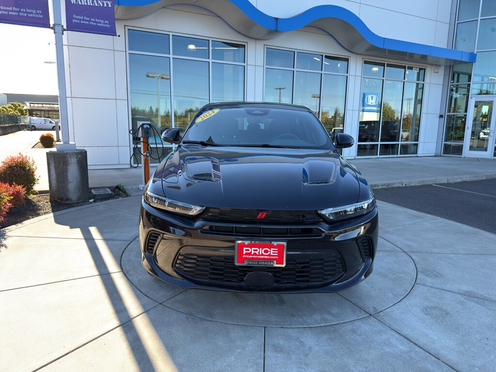 2024 Dodge Hornet R/T photo 2