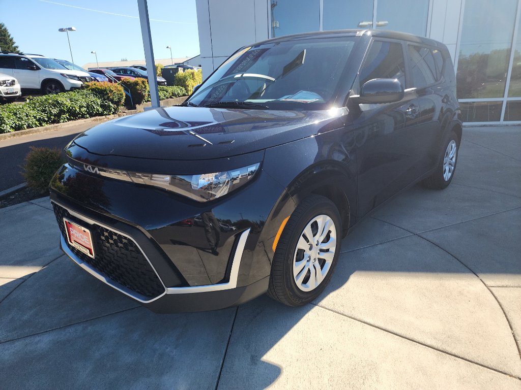 2023 Kia Soul LX photo 2