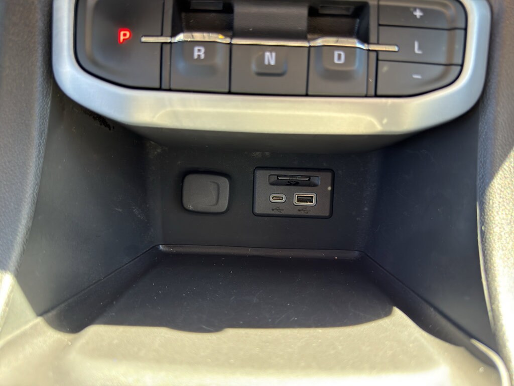 2023 GMC Acadia SLT - Photo 21