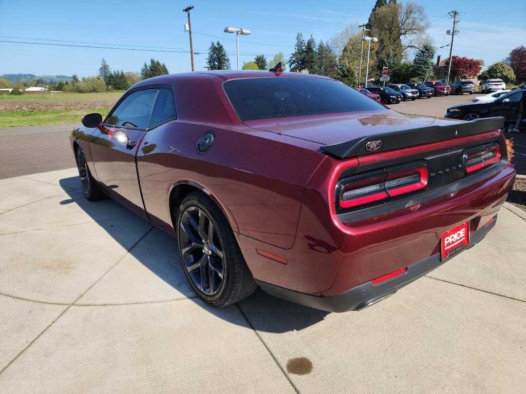 2022 Dodge Challenger GT photo 4