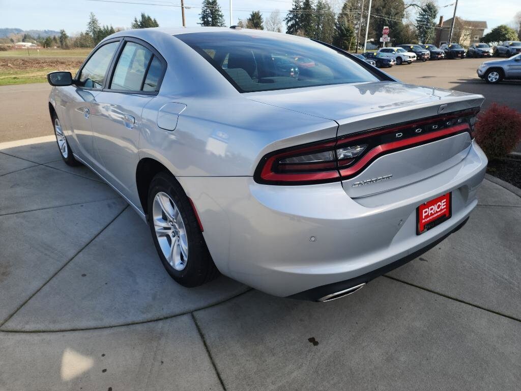 2022 Dodge Charger SXT photo 4