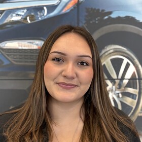 Staff member Natalie Valdes from ID_d44234