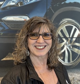 Staff member Denise Percell from ID_8fc7b7