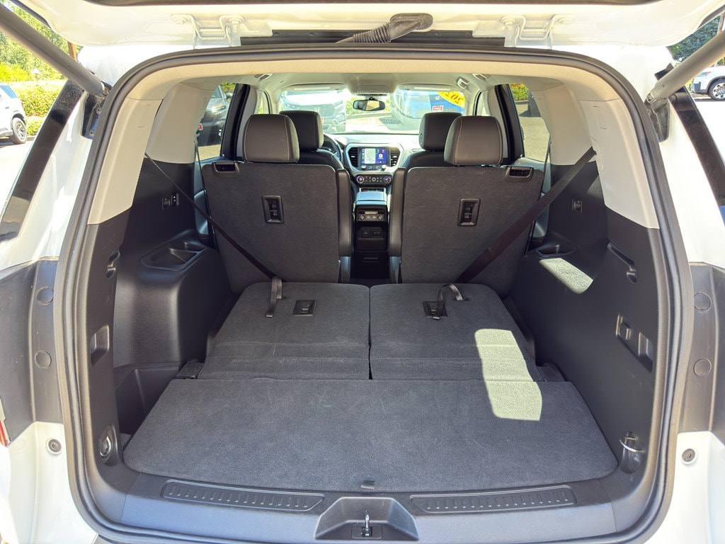 2023 GMC Acadia SLT - Photo 31