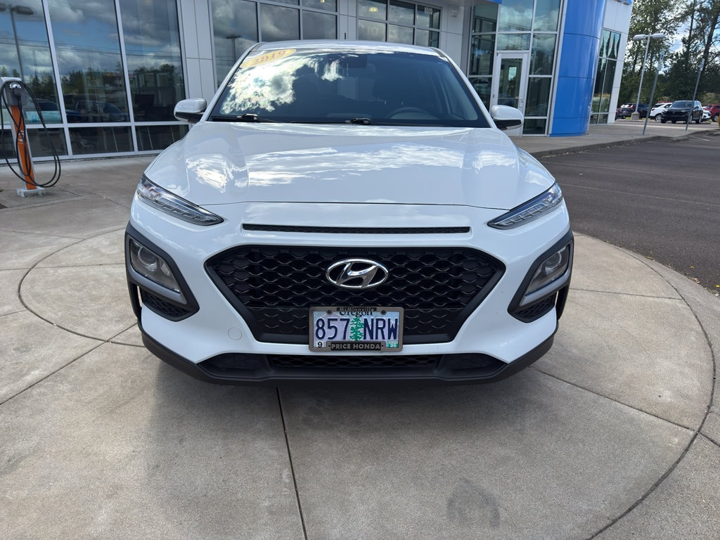 Used 2019 Hyundai Kona SE with VIN KM8K1CAA7KU374305 for sale in McMinnville, OR