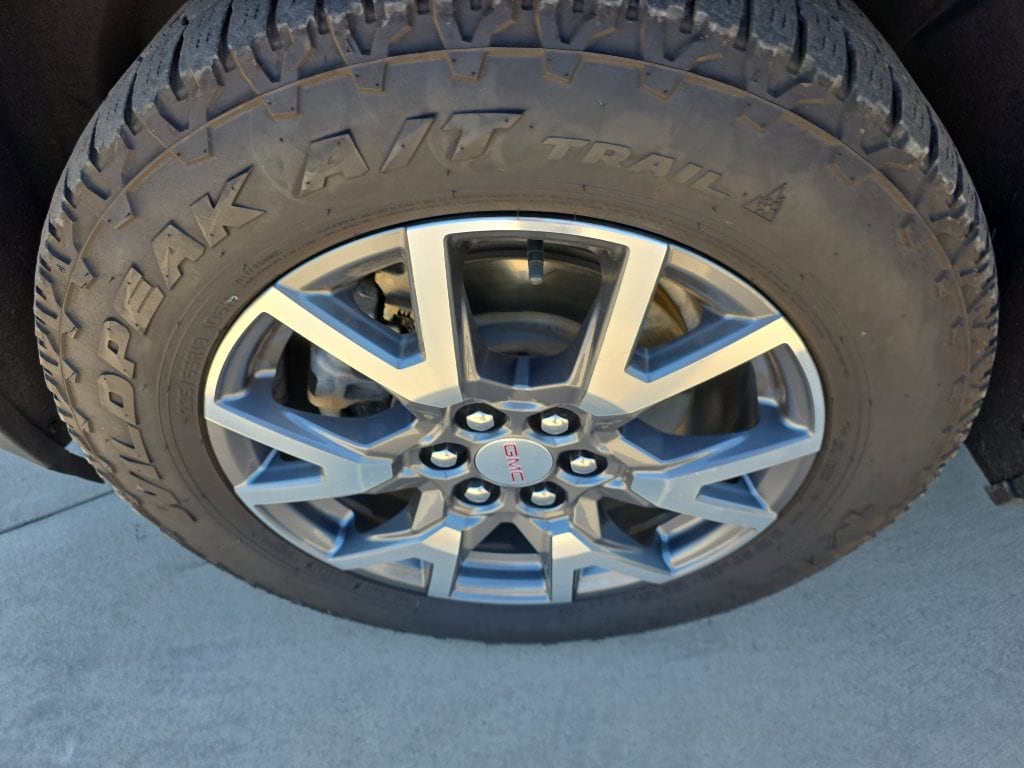 2023 GMC Acadia SLT - Photo 10