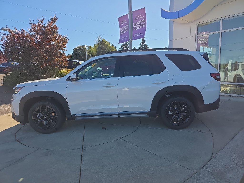2025 Honda Pilot Touring photo 3