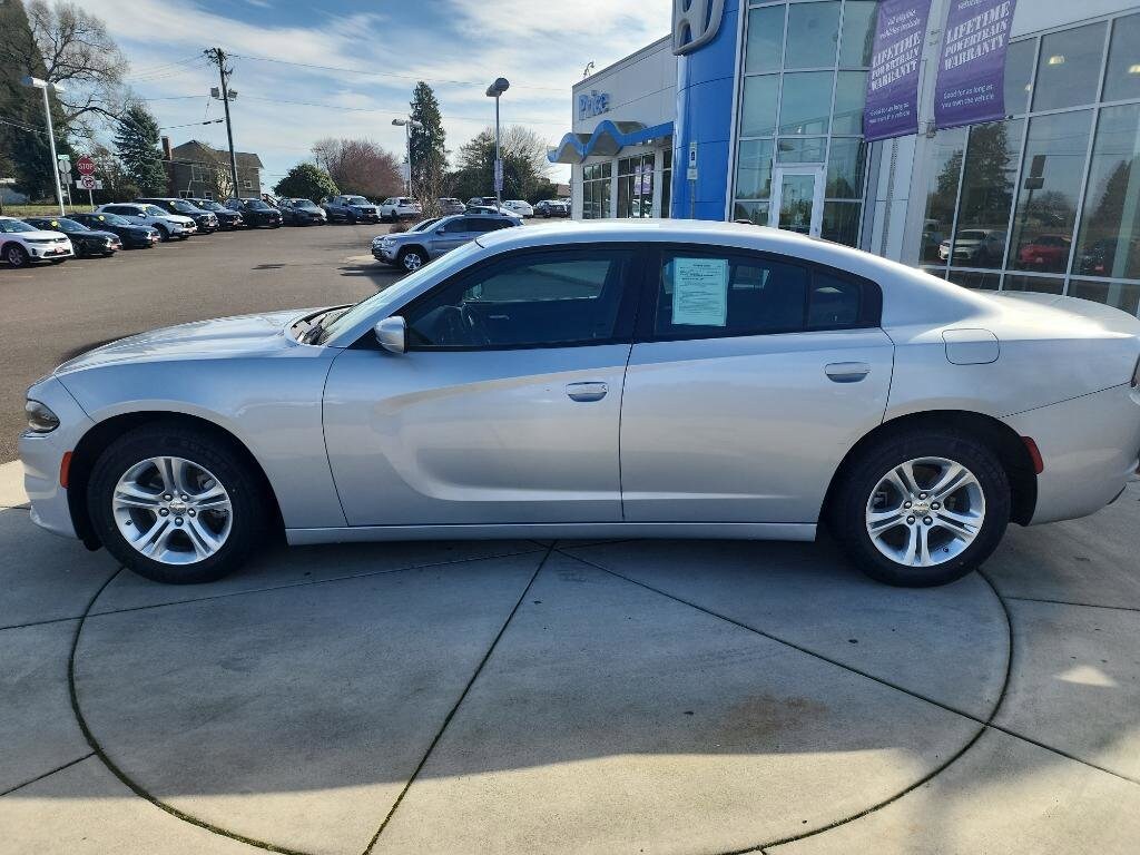 2022 Dodge Charger SXT photo 3