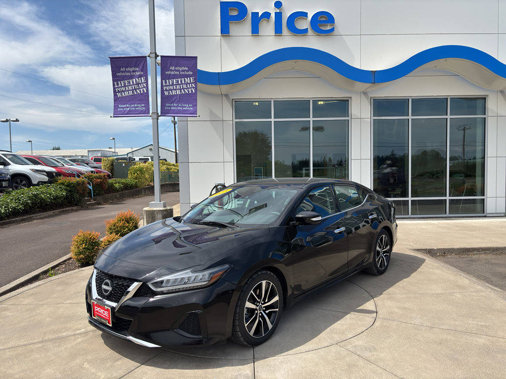 2023 Nissan Maxima SV's photo