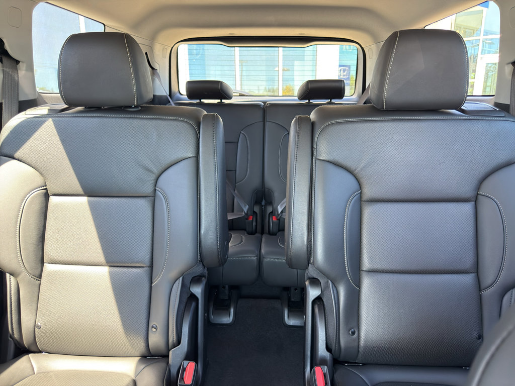 2023 GMC Acadia SLT - Photo 10