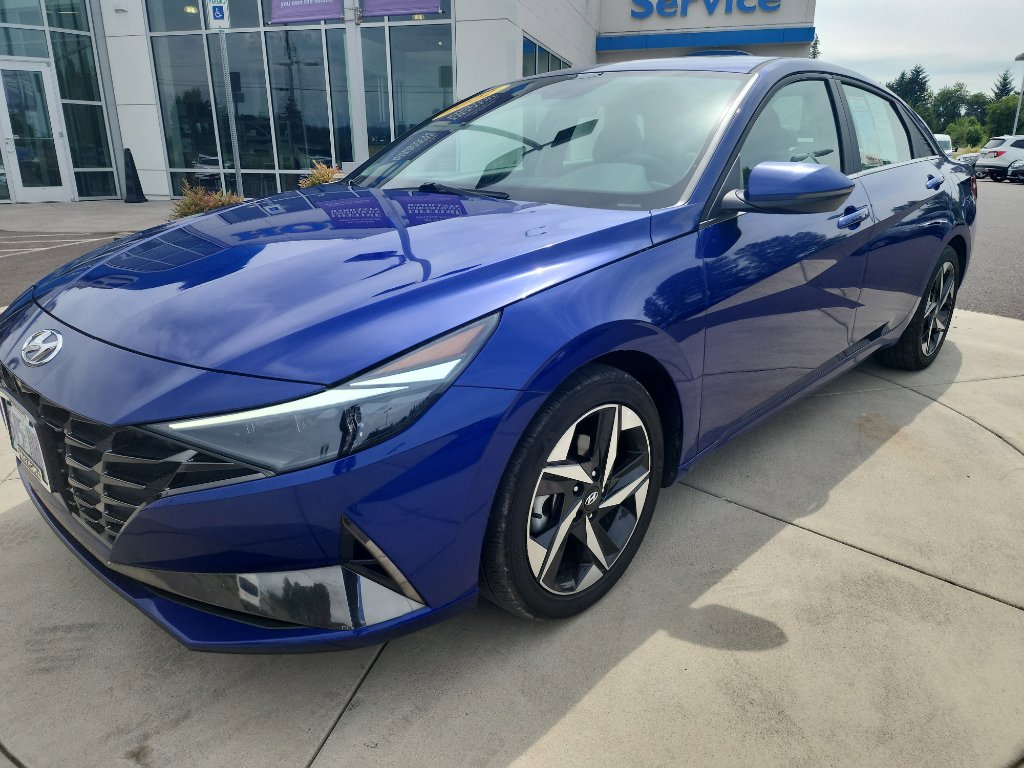 2022 Hyundai Elantra Limited photo 2