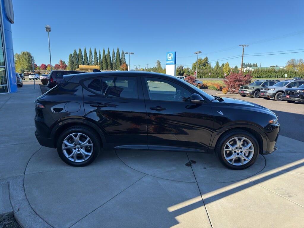 2024 Dodge Hornet R/T photo 3