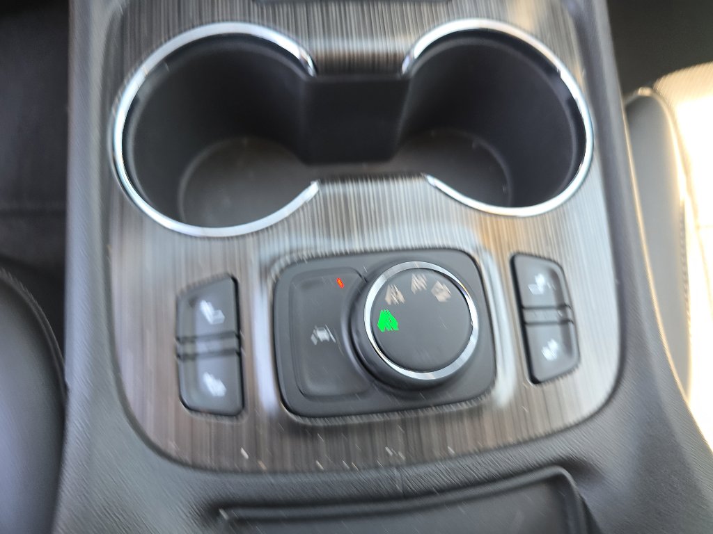 2023 GMC Acadia SLT - Photo 23