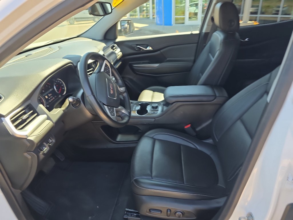 2023 GMC Acadia SLT - Photo 11