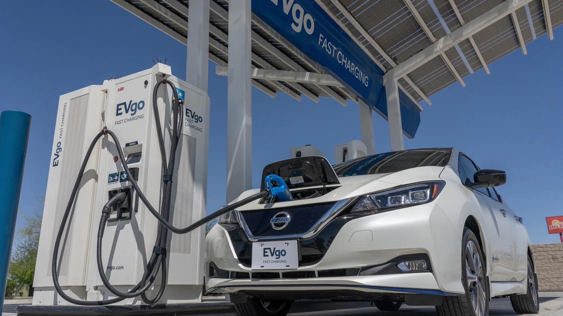 Nissan LEAF in Gonzales, LA