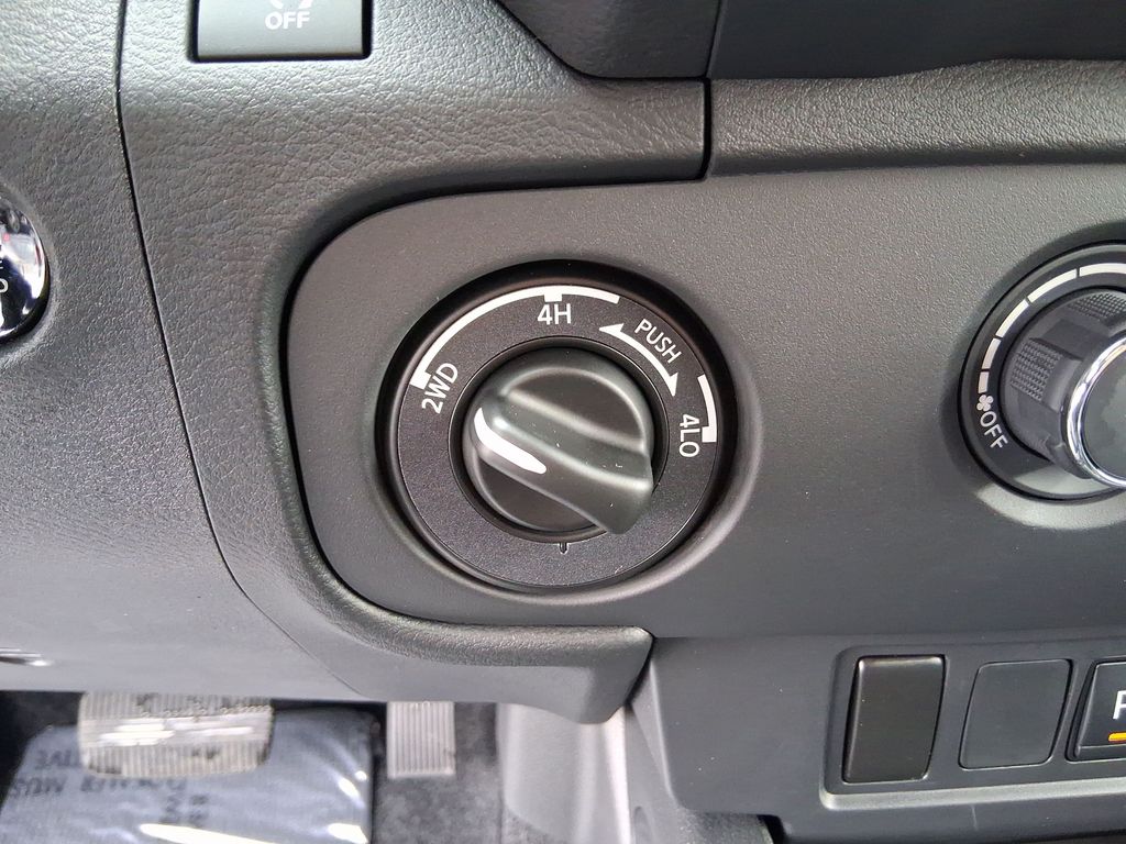 2026 Nissan Frontier SV - Photo 17