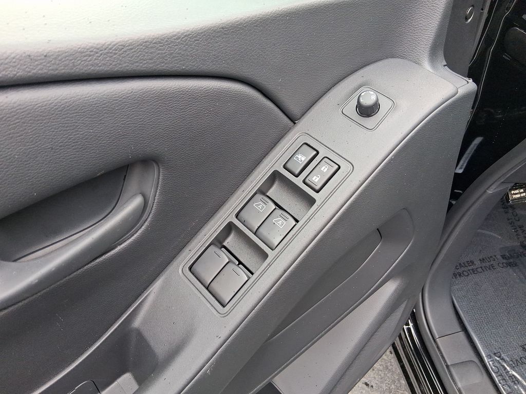 2026 Nissan Frontier SV - Photo 18