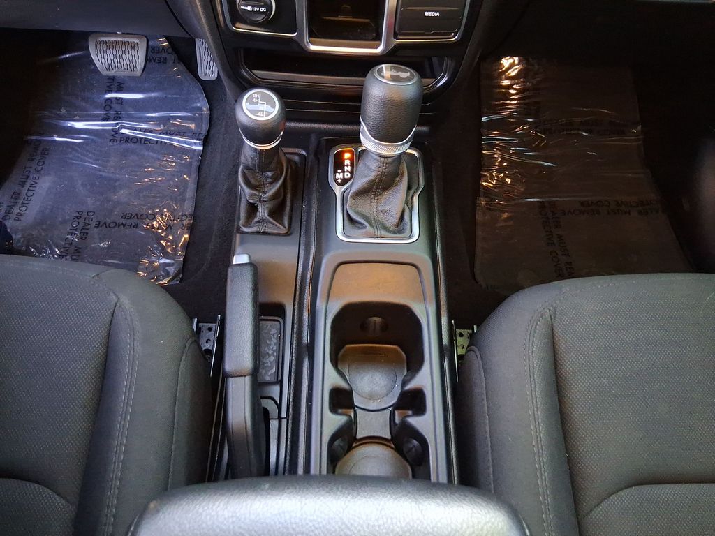 2021 Jeep Wrangler Sport - Photo 12