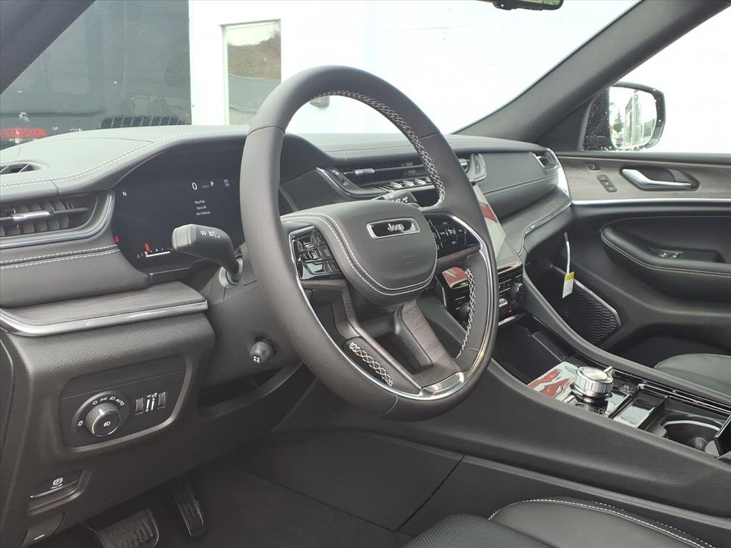 New 2025 Jeep Grand Cherokee OVERLAND 4X4 Sport Utility