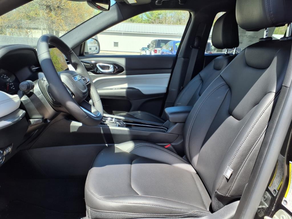 2025 Jeep Compass Limited photo 4