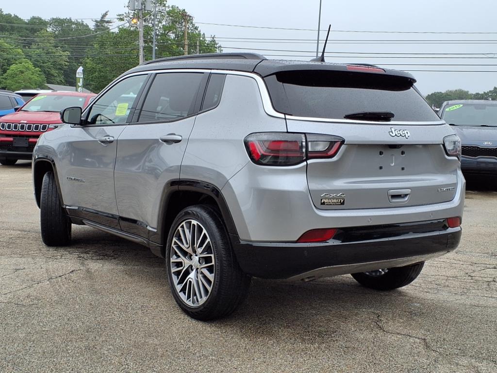 2024 Jeep Compass Limited photo 3